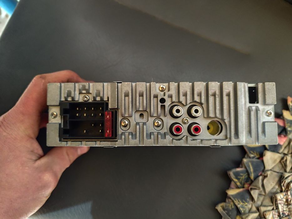 Продам магнітолу