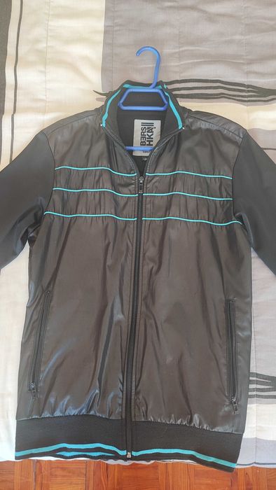Casaco Bershka Preto e Azul