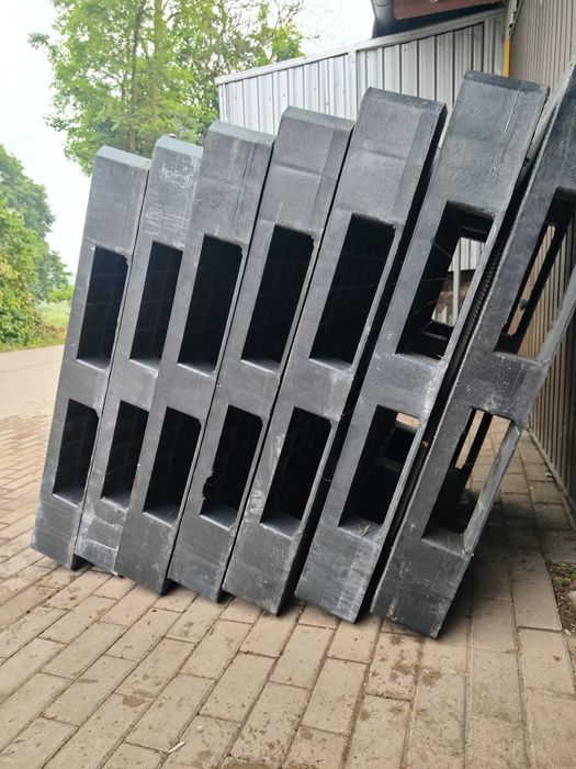 Palety plastikowe pełne 120 x 100 cm idealne na pomost taras schody