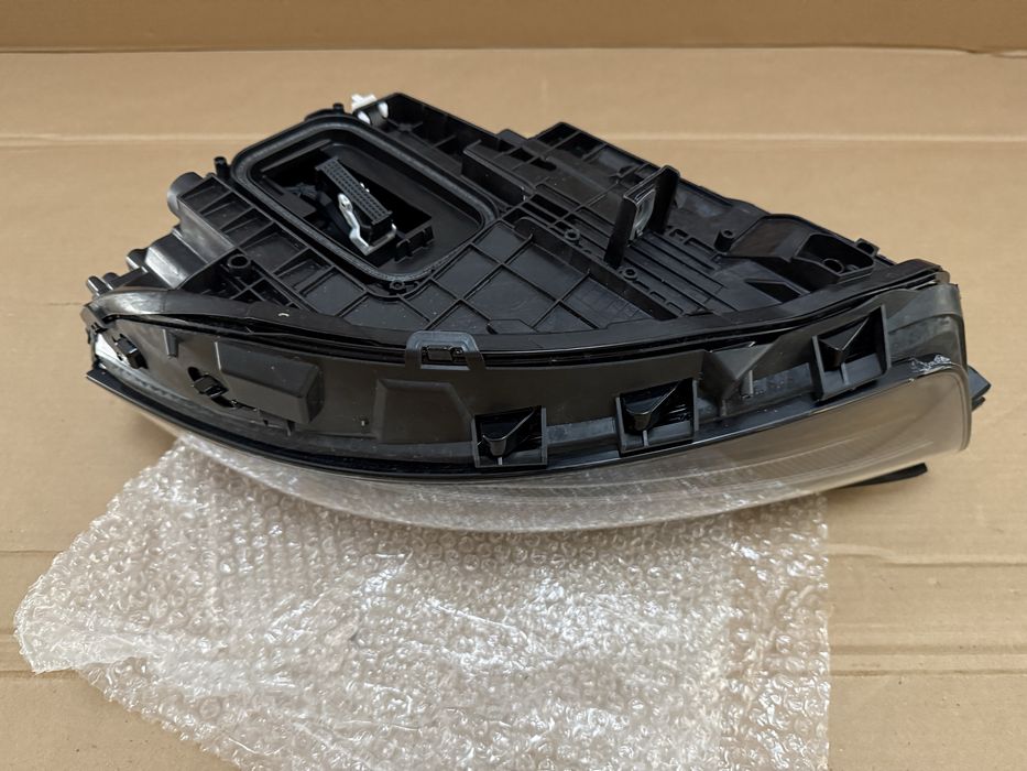 Farol Dianteiro Direito LED Mercedes Classe A W177
