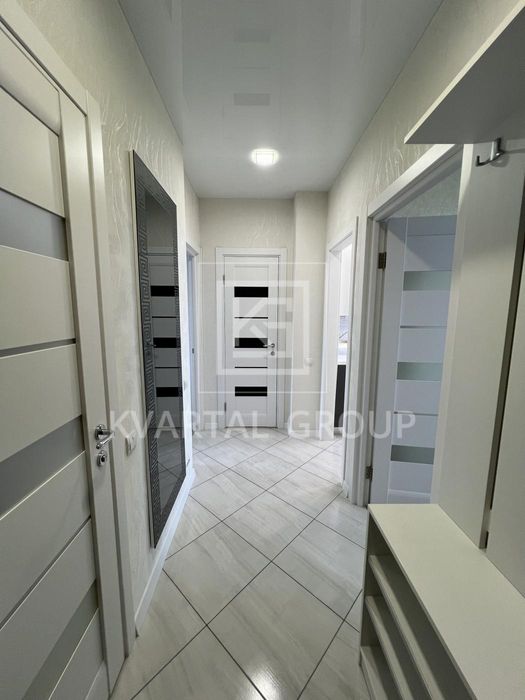 Класна 2 кімнатна квартира з новеньким ремонтом . БУЧА