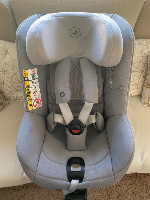 Maxi-Cosi car seat with ISOFIX