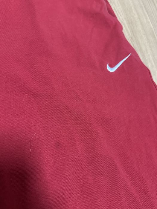 Czerwone Szorty Nike L
