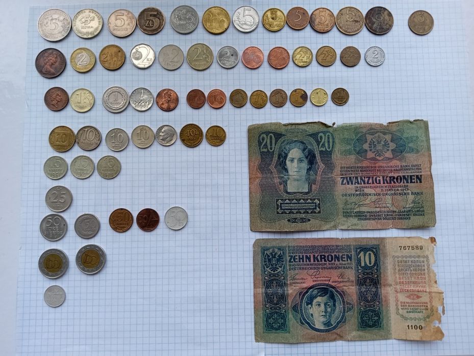 Австро-угорські крони та 58 монет