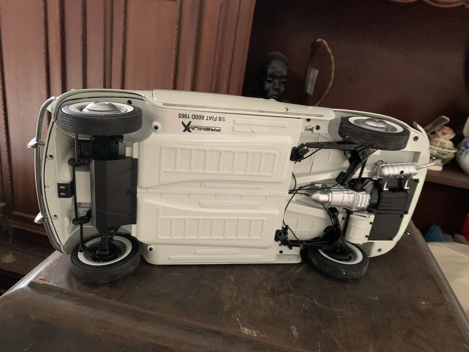 Miniatura Fiat 600D 1965 escala 1/8