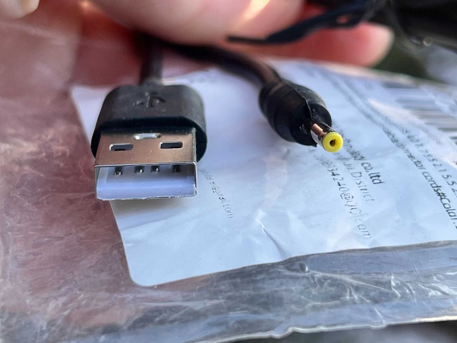 USB-A на штекер 2.5 мм x 0.7 мм кабель питания зарядный