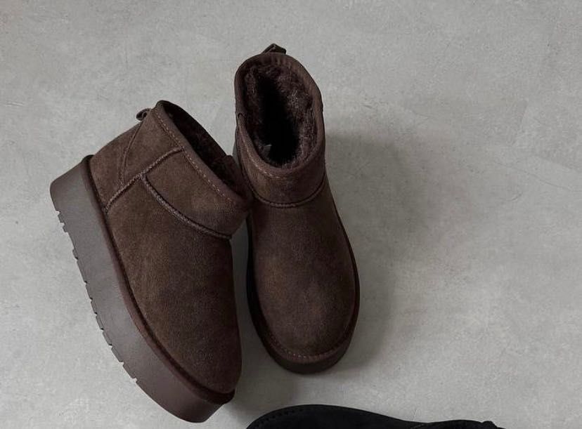 уггі натуральна замша.