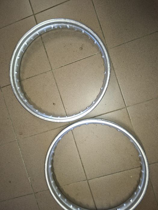 Ladne proste obrecze rawki 3.00-18" wsk 125,175 shl m11 m17 gazela