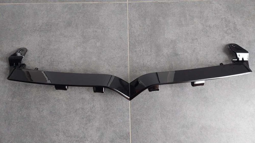 Накладка V подібна гриля хром пташка графіт Tesla Model S Plaid