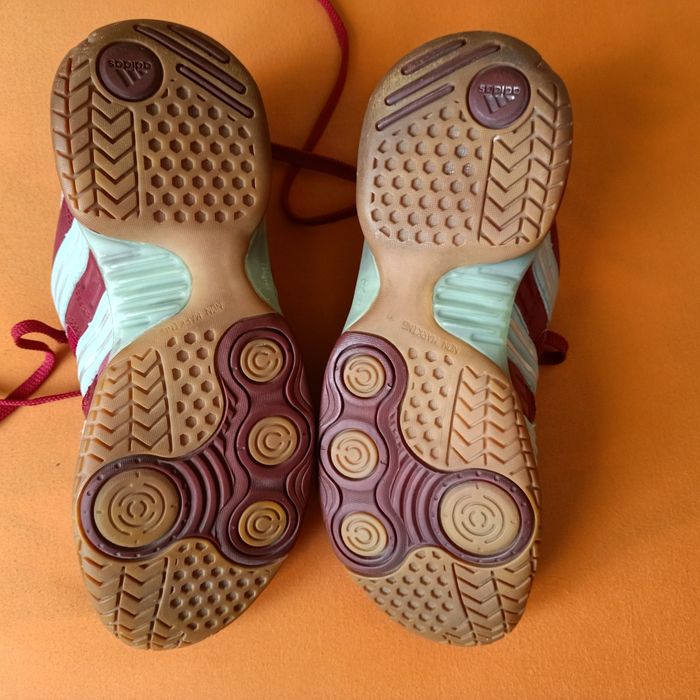 Adidas STABIL , buty halówki. Rozmiar 38-39 . Wkładka 24,5 cm.