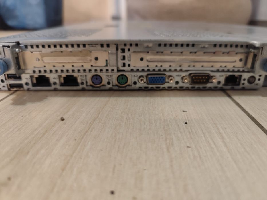 HP Proliant  DL360 G6