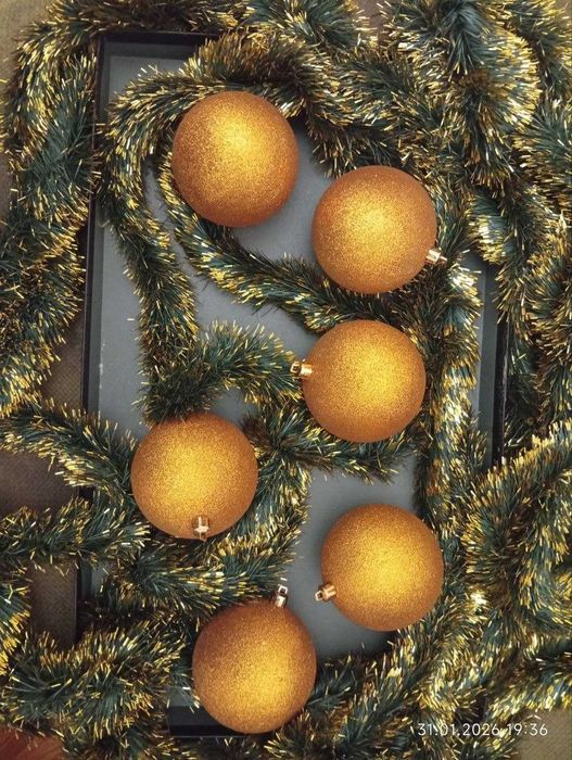 Ялинкові іграшки / Комплект куль пластикових (D10cм) та дощик (6м)