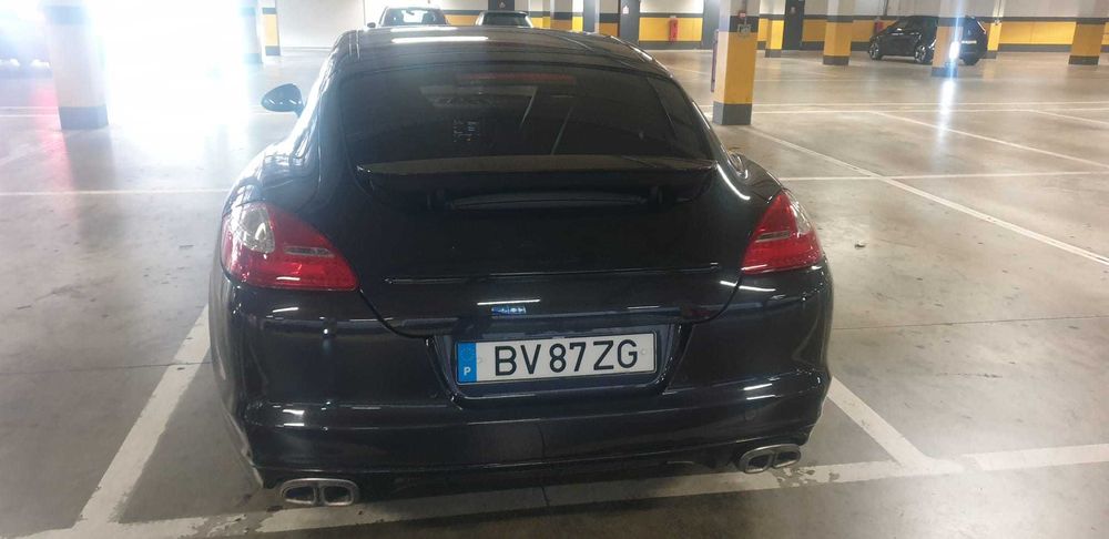 Porsche Panamera Diesel com  kit GTS