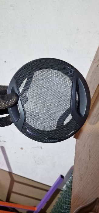 Оригінальні сітки Pioneer 13

Якісні виглядають дуже круто!

На динамі