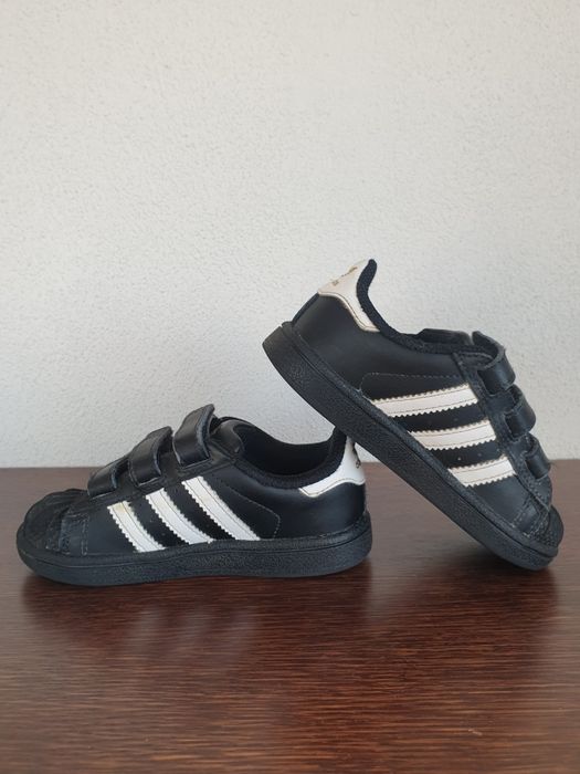 Buty Adidas superstar roz. 25 dla 3, 4 latka