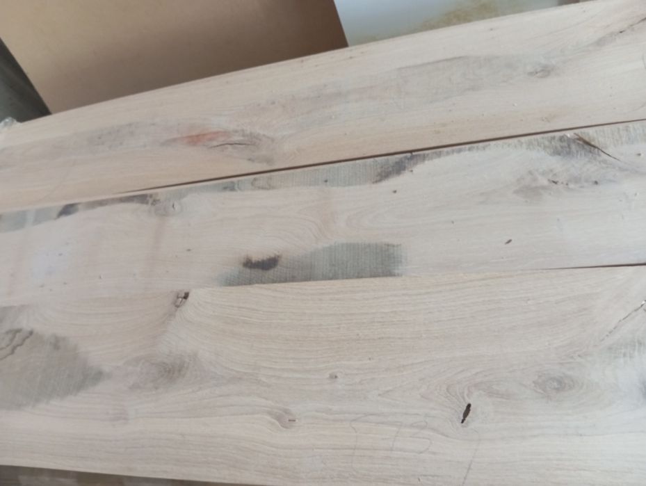 Lamele dębowe różne.