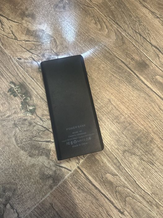 Павербанк з фонареком