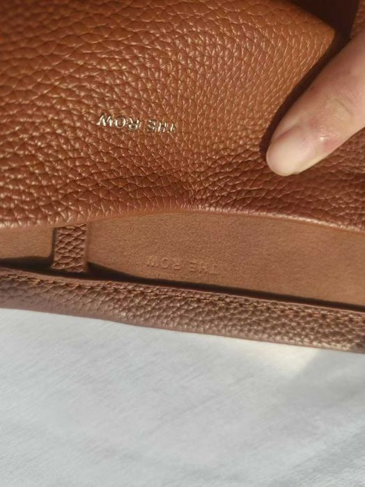 Bolsa bucket The Row castanha