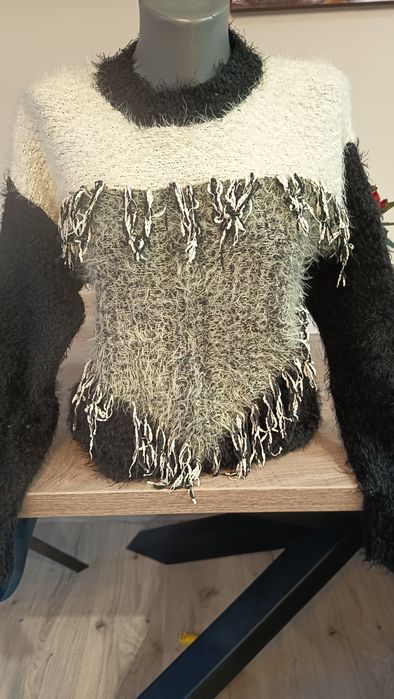 Sweterek rozmiar M