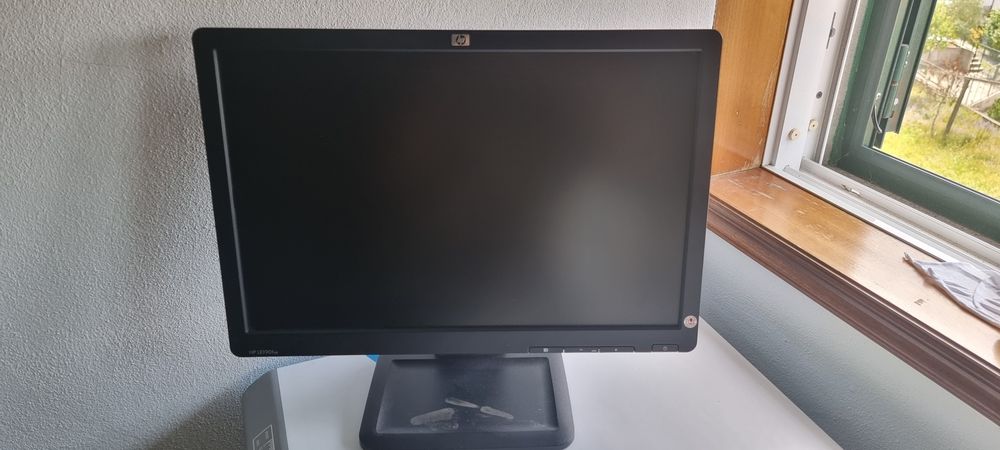 HP Monitor in Good Condition64564143975297122