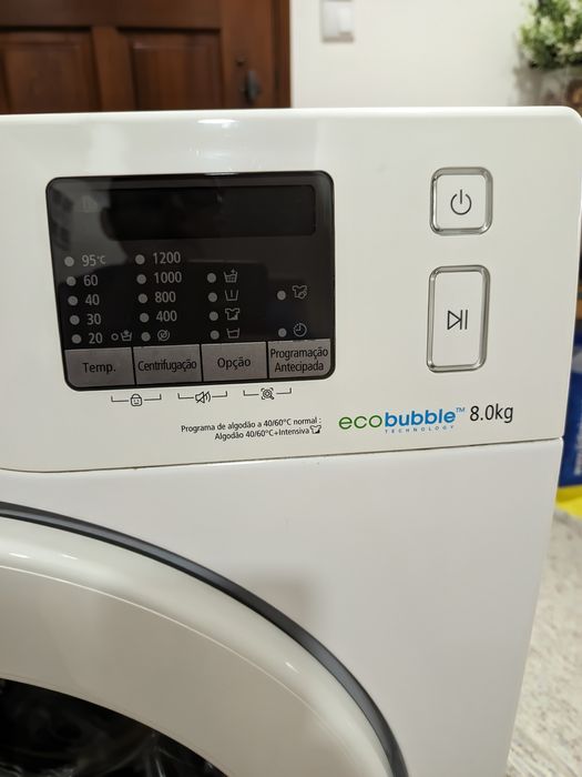 Máquina de Lavar Roupa Samsung WF80F5E0W2W – Para Peças ou Reparar