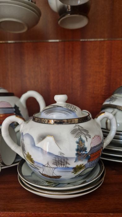 Conjunto de chá japonês antigo com geisha escondida (15 peças)
