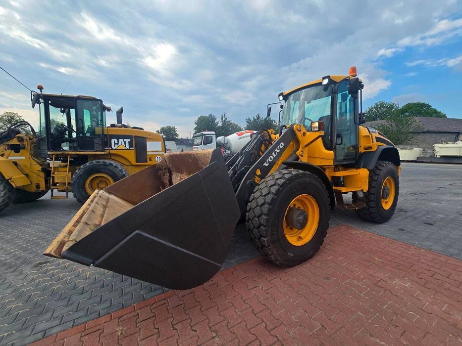 Volvo L45F  Ładowarka Volvo L45F 2012r, hydraulika, szybkozłącze, widły, klima