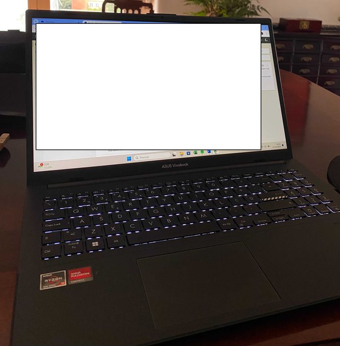 Portátil ASUS E1504FA-R57ALHDPB1