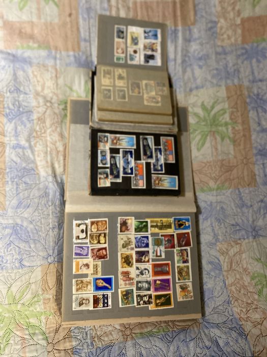 Марки минулого століття колекційні.