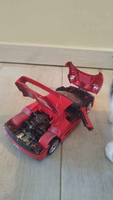 Carros de coleção Ferrari Porsche e VW