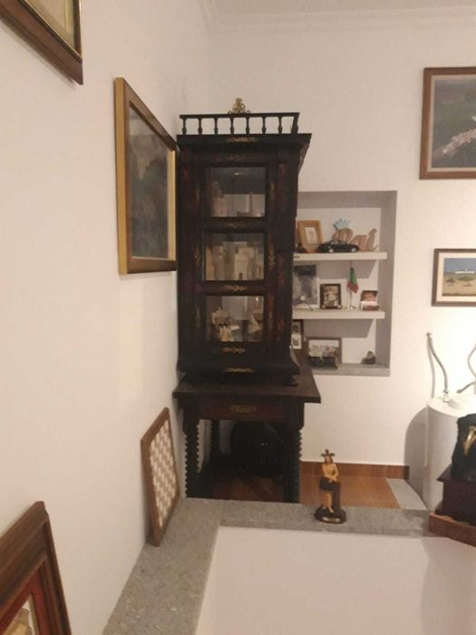 Móvel espanhol c/ + de 100 anos