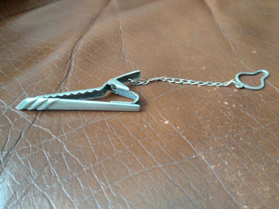 Alfinete antigo de gravata. Prata.