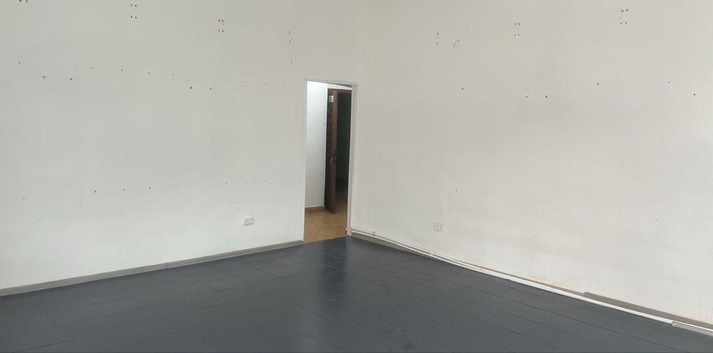 Оренда комерційного приміщення в центрі Чернівців, 76 м²