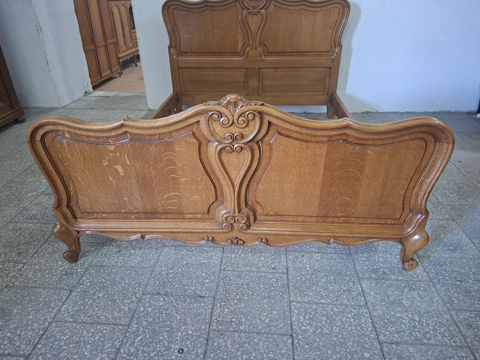 Piękne dębowe francuskie łóżko ludwikowskie