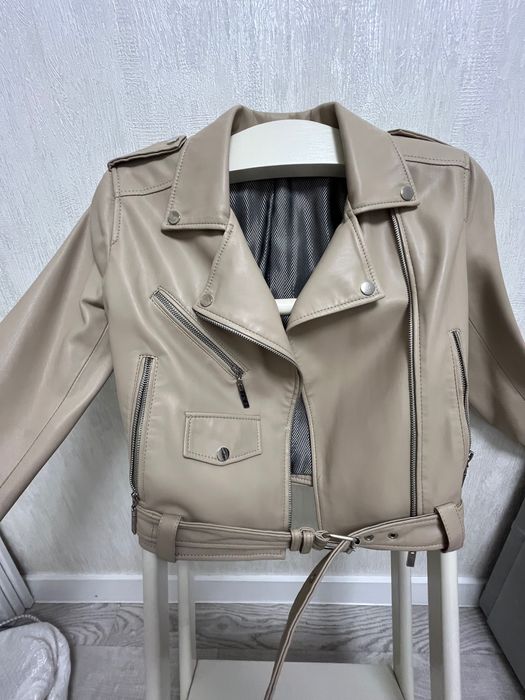 Куртка-косуха бежева