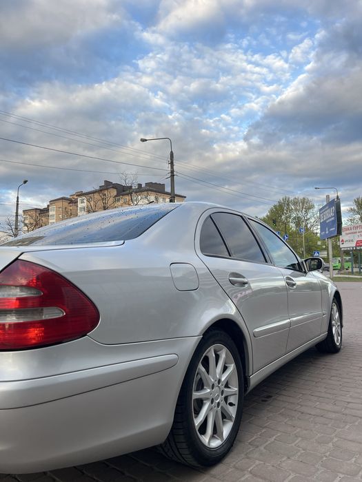 Mercedes benz e211