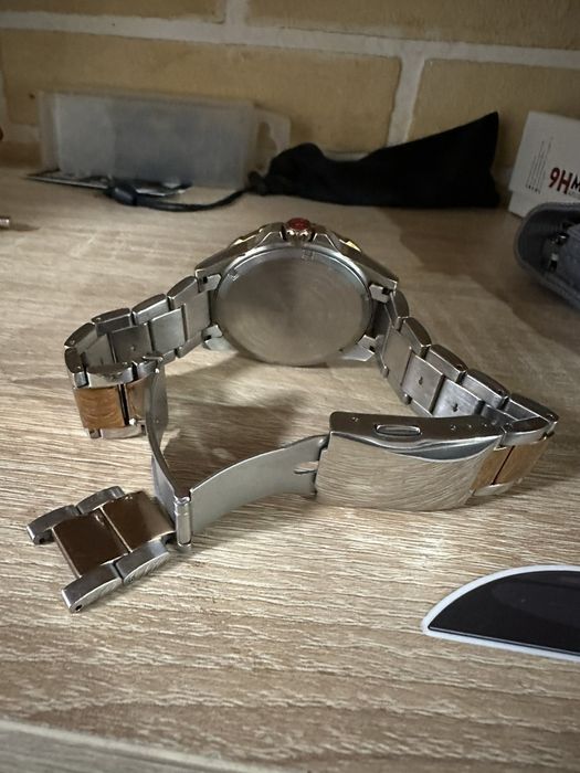 Часы Hanova Swiss made