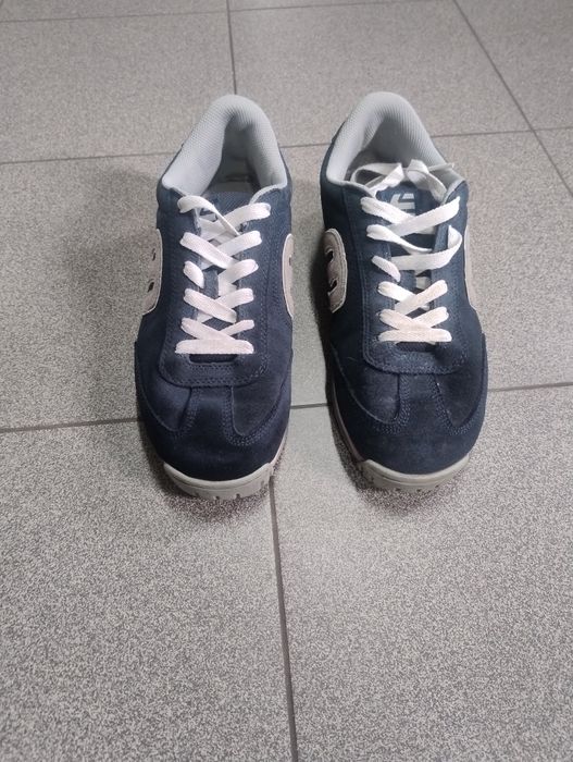 Sprzedam buty męskie.