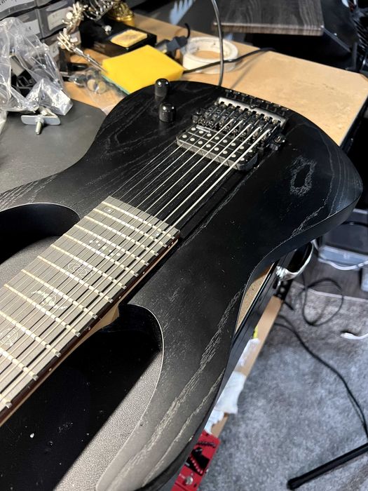 Ibanez M80M Meshuggah - Guitarra 8 cordas