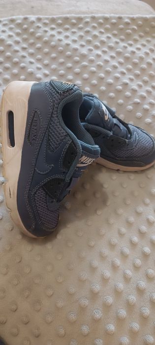 На хлопчика речі