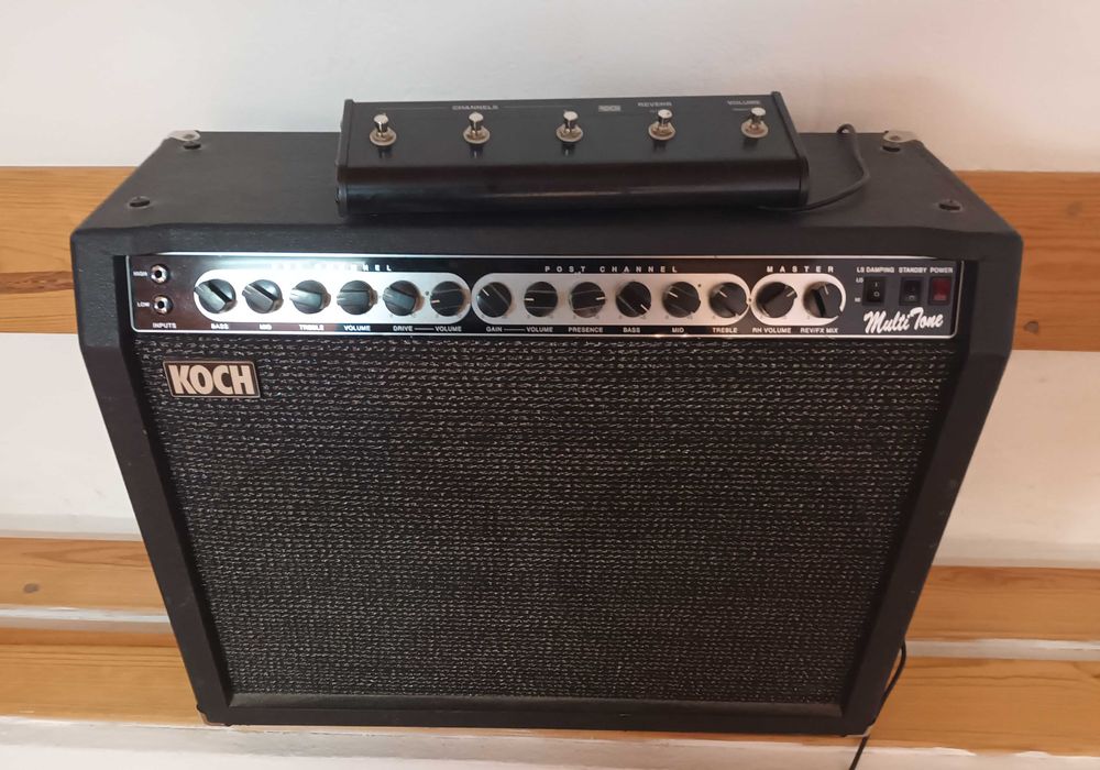 Koch Multitone 2x12 100w all tube amp guitar combo Castanheira Do 
