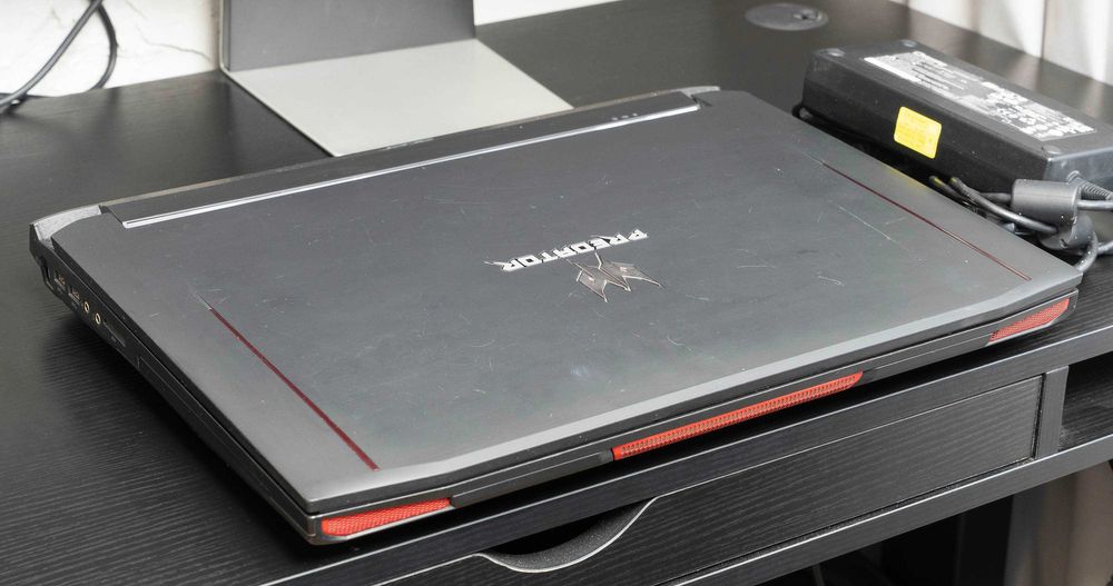 OKAZJA Acer Predator 17X GX-792 17'' 4k i7-7820HK 32GB 1080 1TB NVME