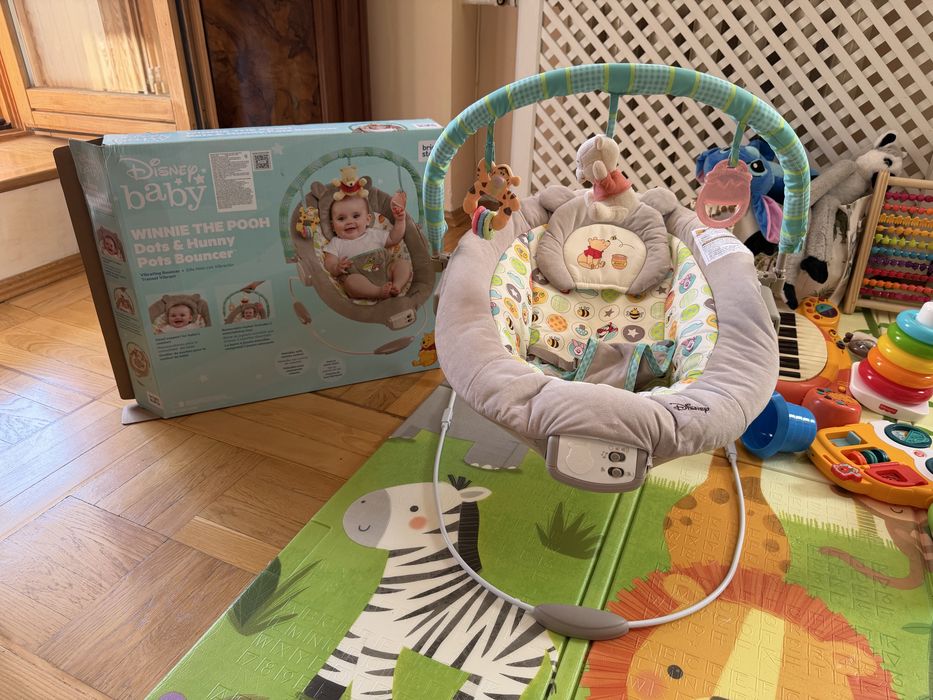 Шезлонг Bright Starts Winnie The Pooh Dots & Hunny Pots