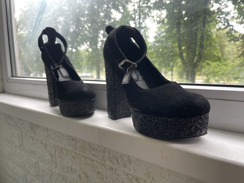 Босоніжки жіночі блискучі