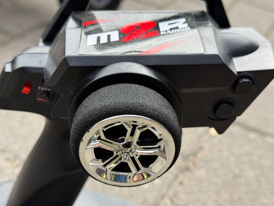 Duży samochód zdalnie sterowany CRAWLER WLToys AUTO RC 4WD 1:10
1 osob