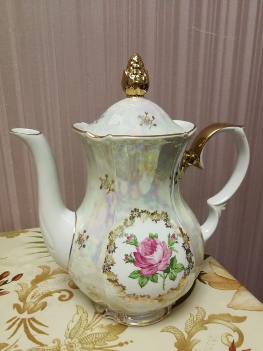 Кофейник, великий чайник із сервізу гдр, Роза, Kahla.