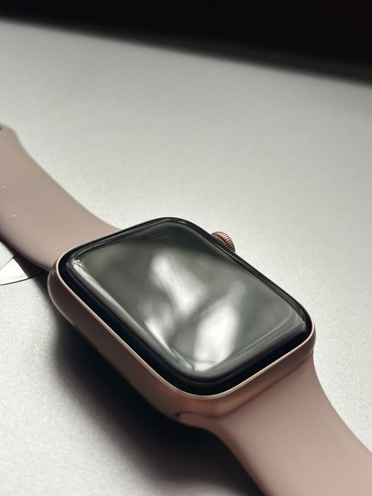 Apple Watch Series 5 44 mm — чудовий стан!