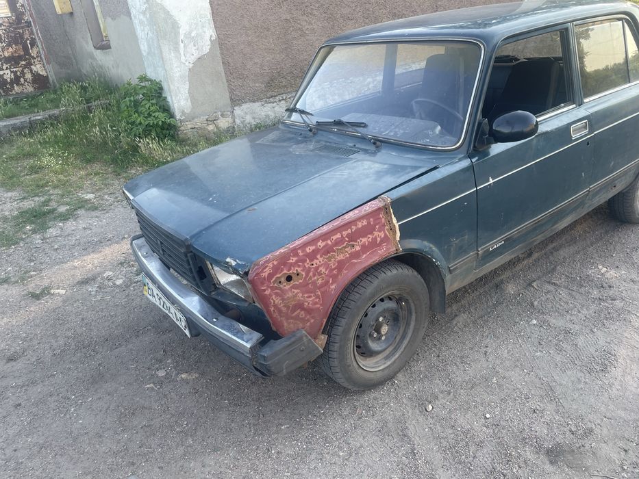 Жигули 2107 ВАЗ)