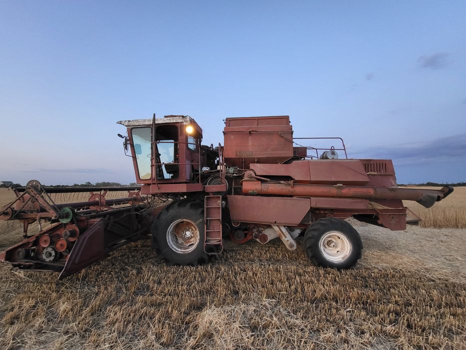 Комбайн Дон 1500А