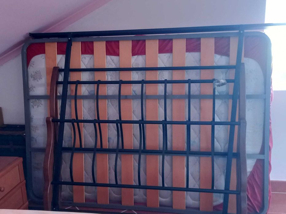 Cama de Casal 1.40m em PERFEITO ESTADO